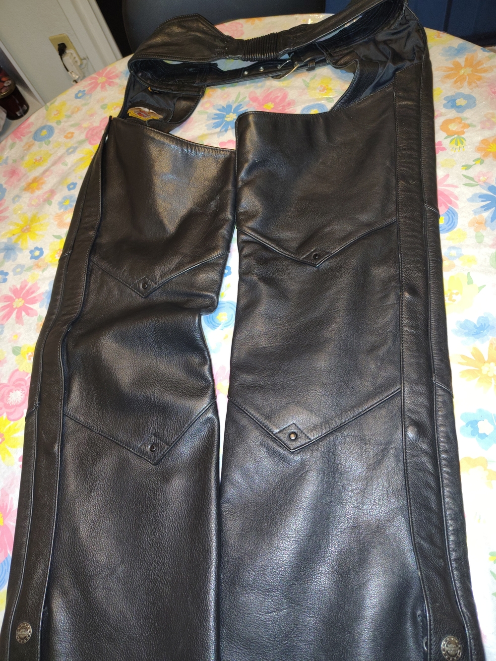 Harley-Davidson Black Leather Motorcycle Chaps with Belt Buckle - Picture 7 of 11